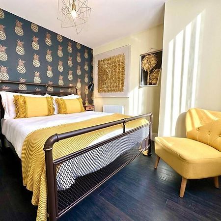 Designer Apartment Inc Free Parking & Fast Wifi 1 Minute Walk To Poole Quay - Great Location - Free Parking - Fast Wifi - Smart Tv - Newly Decorated - Sleeps Up To 2! Close To Poole & Bournemouth & Sandbanks Exteriör bild