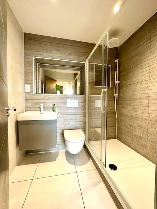 Designer Apartment Inc Free Parking & Fast Wifi 1 Minute Walk To Poole Quay - Great Location - Free Parking - Fast Wifi - Smart Tv - Newly Decorated - Sleeps Up To 2! Close To Poole & Bournemouth & Sandbanks Exteriör bild