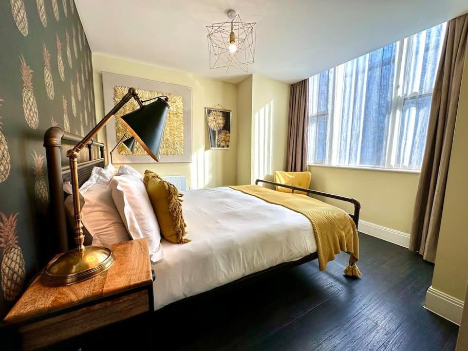 Designer Apartment Inc Free Parking & Fast Wifi 1 Minute Walk To Poole Quay - Great Location - Free Parking - Fast Wifi - Smart Tv - Newly Decorated - Sleeps Up To 2! Close To Poole & Bournemouth & Sandbanks Exteriör bild